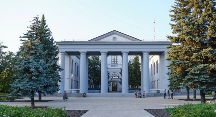 Вадим Новинский посодействовал выделению госфинансирования на ремонт Дворца культуры в Мариуполе