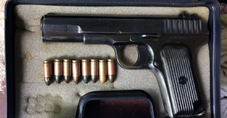 Мариупольцу грозит до семи лет лишения свободы за пистолет с патронами (ФОТО)
