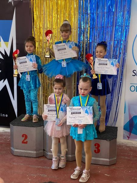 Юные мариупольские фигуристы завоевали четыре первых места на всеукраинских соревнованиях