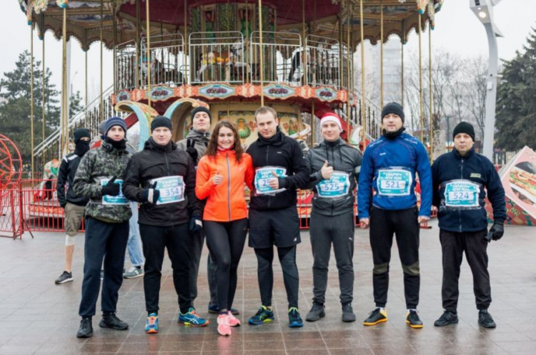 «Happy new Run»: в Мариуполе прошел новогодний онлайн-забег