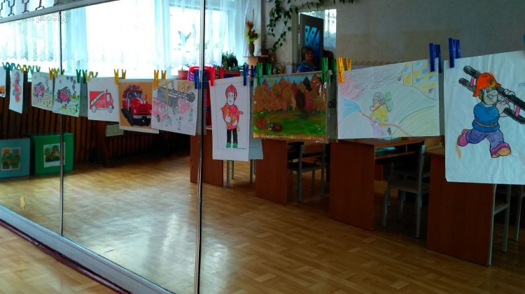 «Журналистская инспекция» в детском саду Мариуполя: пожарная безопасность в ущерб эстетике (ФОТО+ВИДЕО)