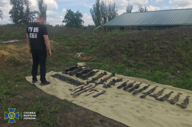 На Донетчине украинские военнослужащие пытались украсть оружие с целью наживы