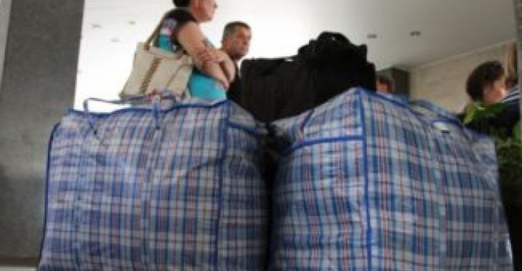 У более 50% переселенцев из Донбасса едва хватает средств на еду