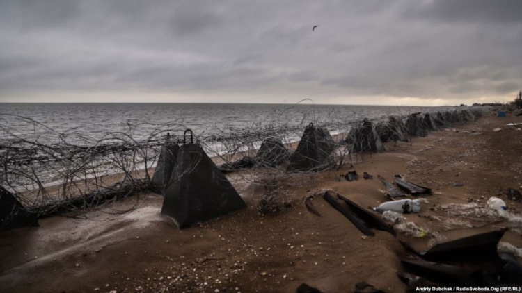 Европе показали снимки мертвого Азовского побережья в Широкино (ФОТО)