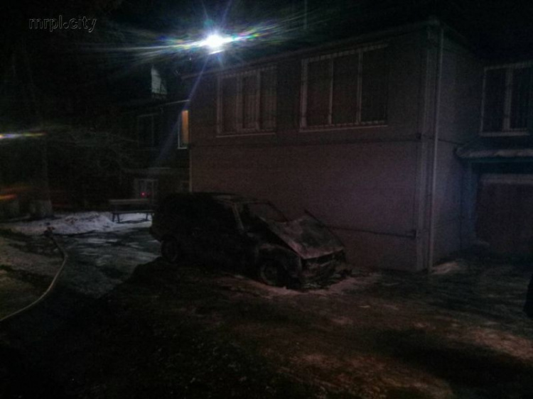 В Мариуполе мужчина сгорел в автомобиле (ФОТО)