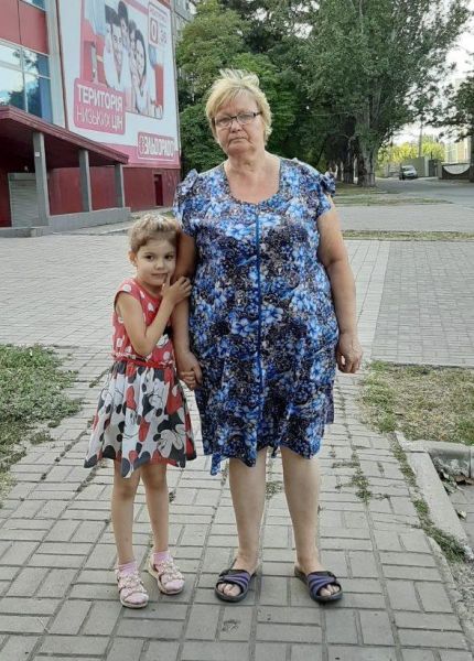 «Жилье и одежда выгорели»: в Мариуполе собирают помощь бабушке с внучкой (ФОТО)