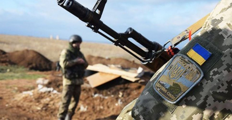 По Донбассу бьют из гранатометов и крупнокалиберных пулеметов: ранен украинский военный