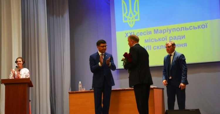 Федерация футбола Украина наградила двух мариупольцев (ФОТО)