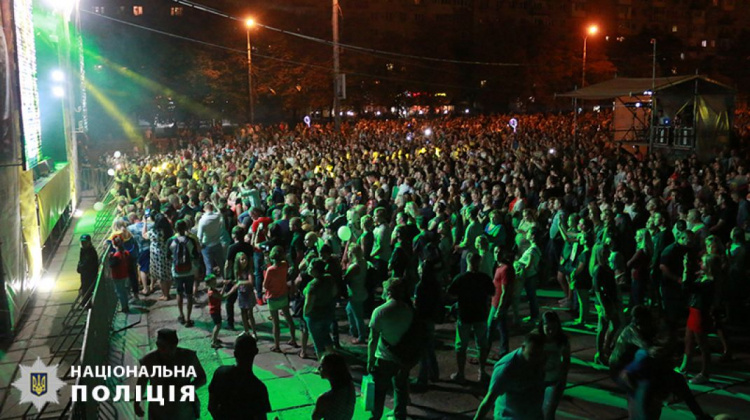 В День независимости в Мариуполе не допустили нарушений правопорядка (ФОТО)