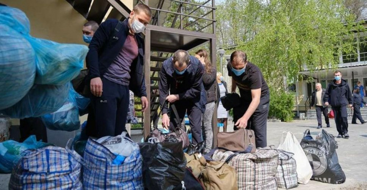 Освобождённые из плена украинцы завершили двухнедельную обсервацию на Донетчине. Какие результаты ПЦР-тестов? (ФОТО)