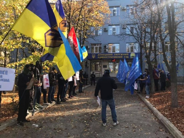 Представители ОПЗЖ проводят в Донецкой области митинги, «переодевая» своих активистов