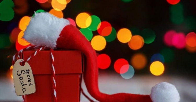 «Тайный Санта»: мариупольцы могут получить новогодний подарок от незнакомца