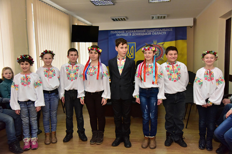 Дети из мариупольского интерната вернулись из Киева с желанием стать министрами