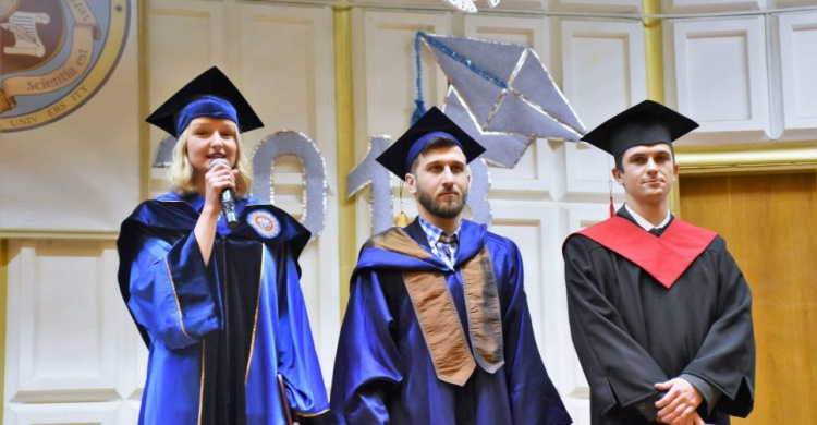 Мариупольский университет выпустил вдвое больше магистров (ФОТО)