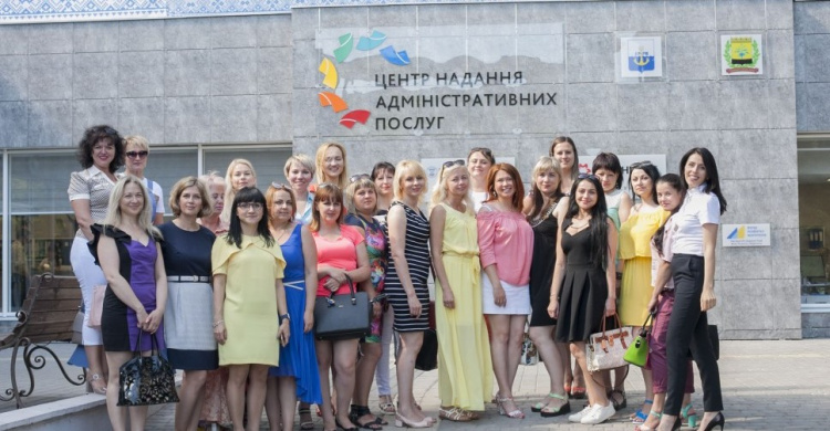 Женщины-депутаты со всей Украины приехали на конференцию в Мариуполь (ФОТО)