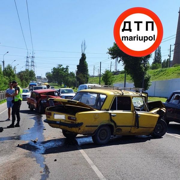 Машины вдребезги: на Набережной в Мариуполе снова – «жесткая» авария (ВИДЕО)