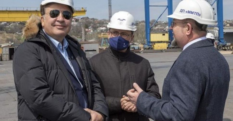 Михаил Саакашвили обсудил с мэром Мариуполя развитие порта