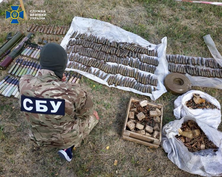 На Донбассе СБУ изъяла более 70 тысяч боеприпасов и сотни килограмм взрывчатки