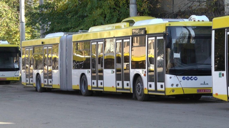 Мэр Мариуполя рассказал, когда новые автобусы-«гармошки» выедут на улицы города (ФОТО+ВИДЕО)