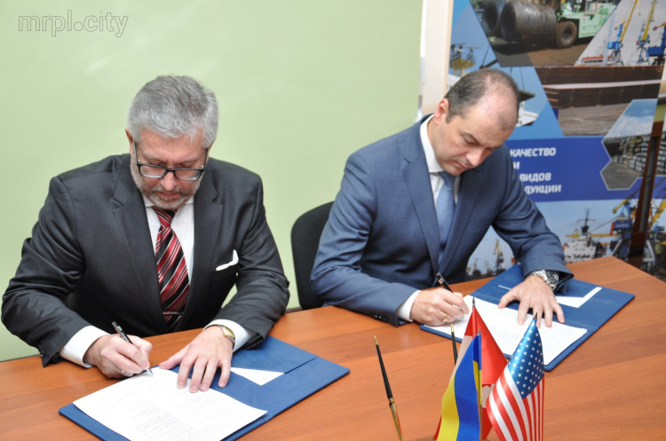 Мариупольский порт подписал контракт на поставку американо-канадского оборудования (ФОТО)