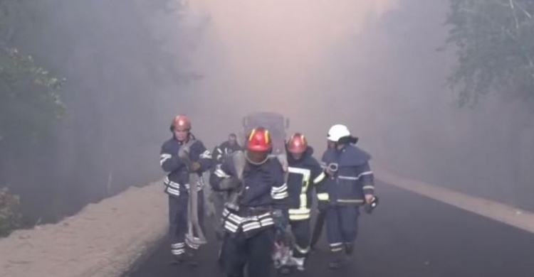 Пожары на Луганщине: погибло не менее пяти человек. Президент прибыл на место происшествия