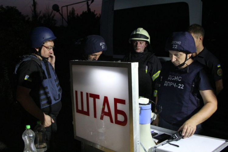 Пожар на складе боеприпасов в Приазовье продолжается: Новоянисоль отключили от газа (ФОТО)