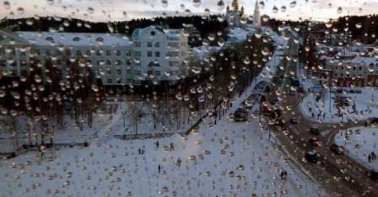 Готовьте зонтики: в Мариуполь идут дожди