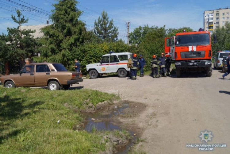 На Донбассе пострадавших от взрыва газа спасали военные (ФОТО)