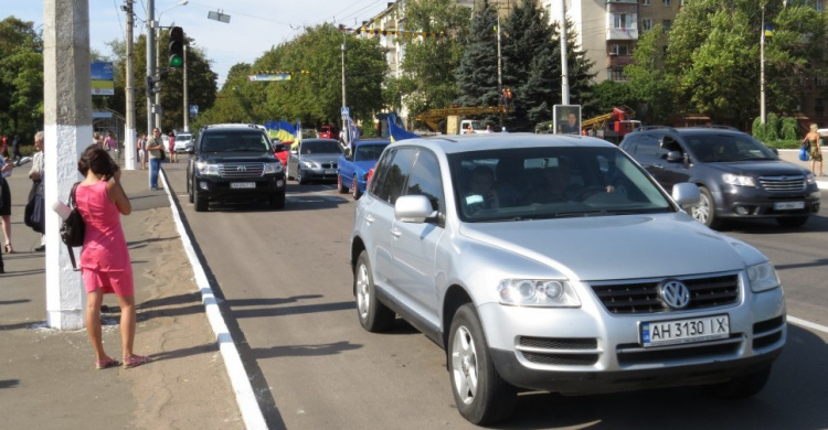 Жебривский стал лидером автопробега в Мариуполе (ФОТО+ВИДЕО)