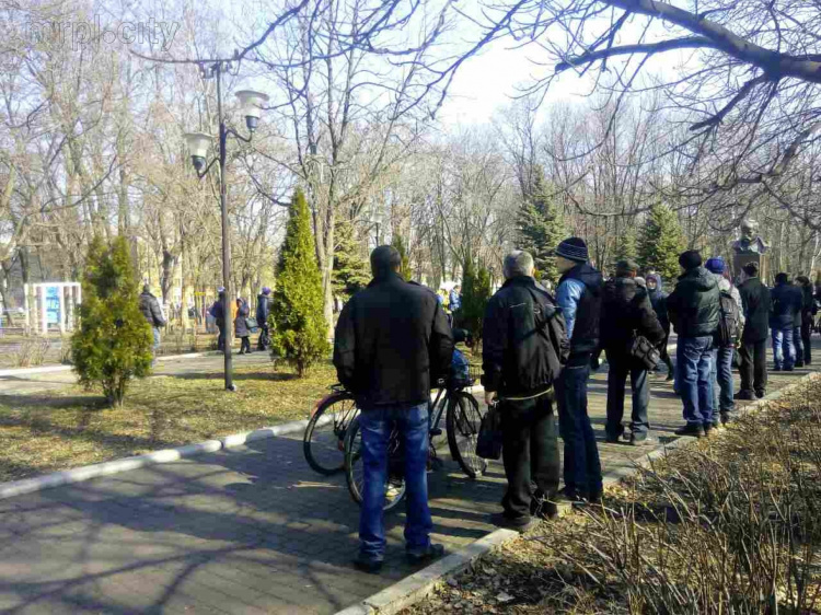 В Авдеевке собралось свыше 700 человек на митинг против блокады в Донбассе (ФОТО) (ДОПОЛНЕНО)