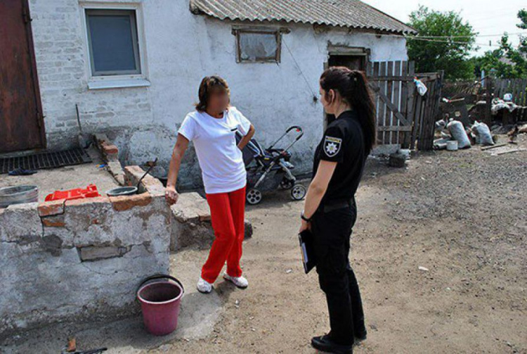 В прифронтовом поселке под Мариуполем многодетная мать месяц не появлялась дома (ФОТО)
