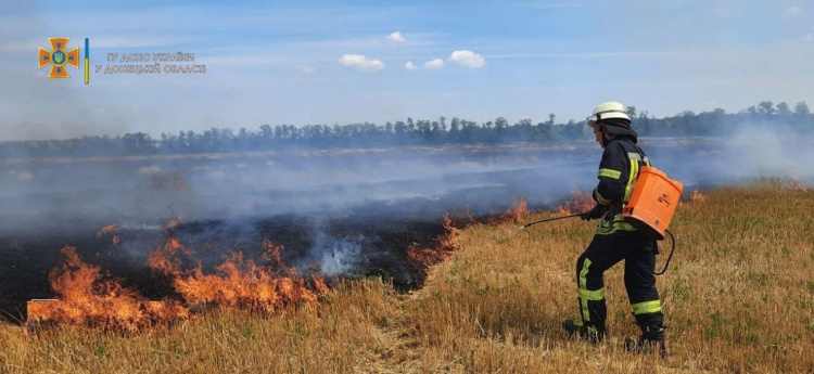 На Донетчине за выходные – больше полусотни пожаров: сгорели пшеница и стерня