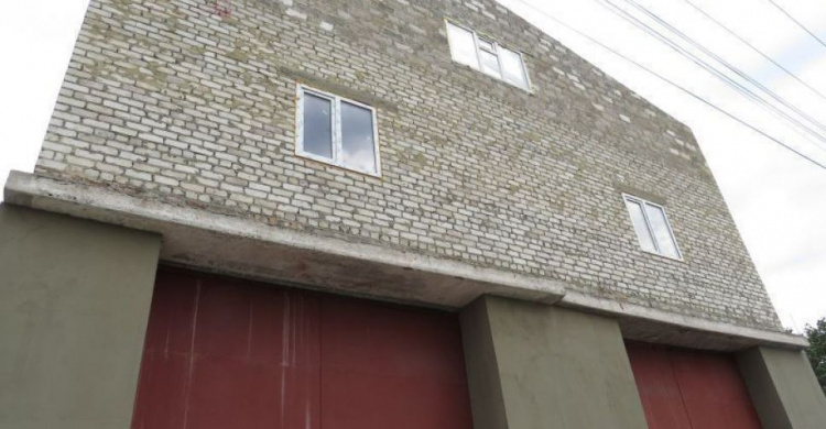 Владелице гигантского бункера в Мариуполе рекомендовано снести незаконное строение (ФОТО)