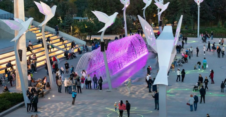 Проект освещения мариупольской площади Свободы отмечен наградой во всемирном конкурсе