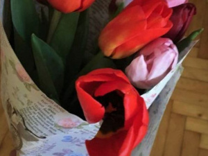 8 марта:  О цветах, подарках и испорченном настроении в Мариуполе