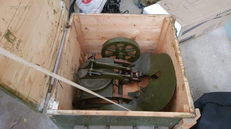 Поліцейські Донеччини знайшли кулемет Максима в заводському пакуванні