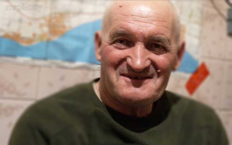 Боєць Лісник - 67 років. Дуже любить Україну та свою велику родину. У нього 8 дітей та 10 онуків.