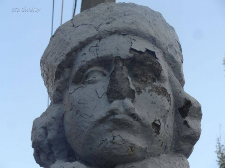 Война памятников. Мариуполь втянут в воронку междоусобицы