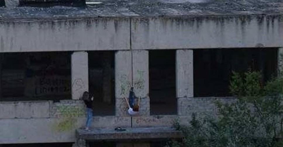 Дети Мариуполя показывают смертельные трюки на высоте заброшенной стройки (ФОТО+ВИДЕО)