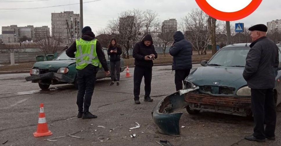 На Левобережье Мариуполя «лоб в лоб» столкнулись автомобили