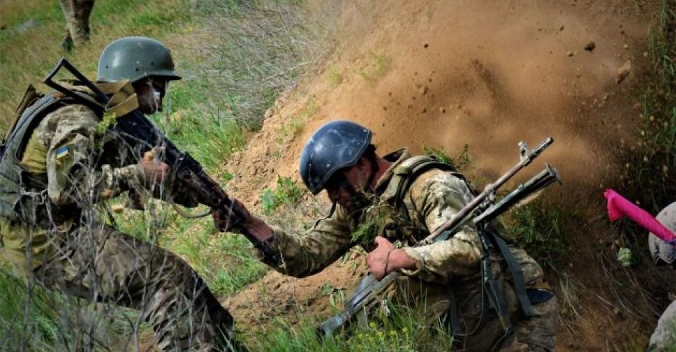 Сутки в зоне ООС: обстреляно Приазовье, ранены семеро украинских бойцов