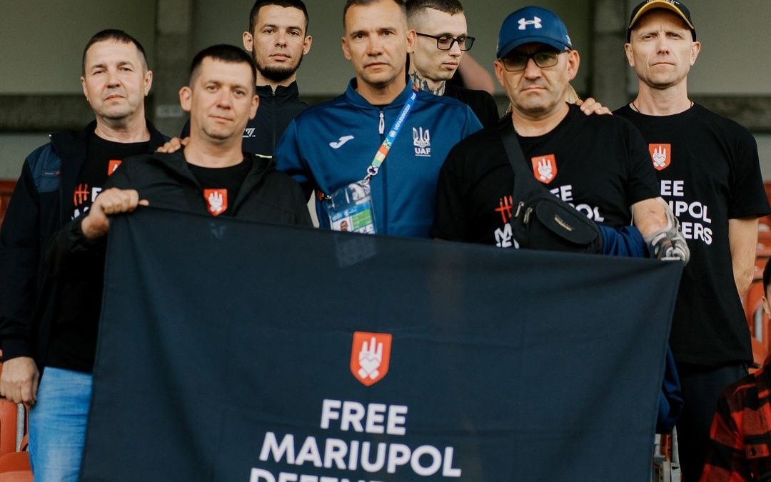 Захисники Маріуполя приїхали до Дюссельдорфа, аби підтримати збірну України на Євро-2024