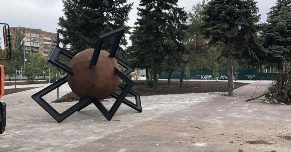«Противостояние» – на площади Свободы и Мира в Мариуполе