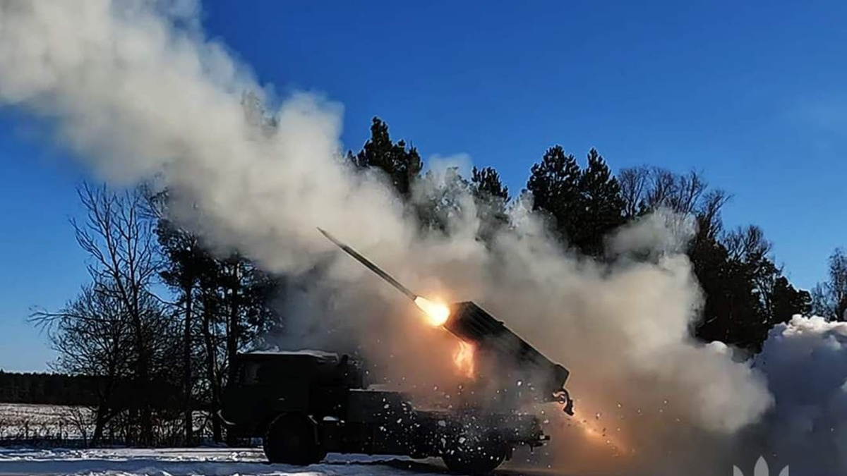 Росіяни максимально зосереджуються на перерізанні єдиної дороги в Авдіївку – ситуація та карта