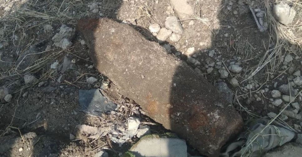 На мариупольском перекрестке нашли артиллерийский снаряд времен Второй мировой войны