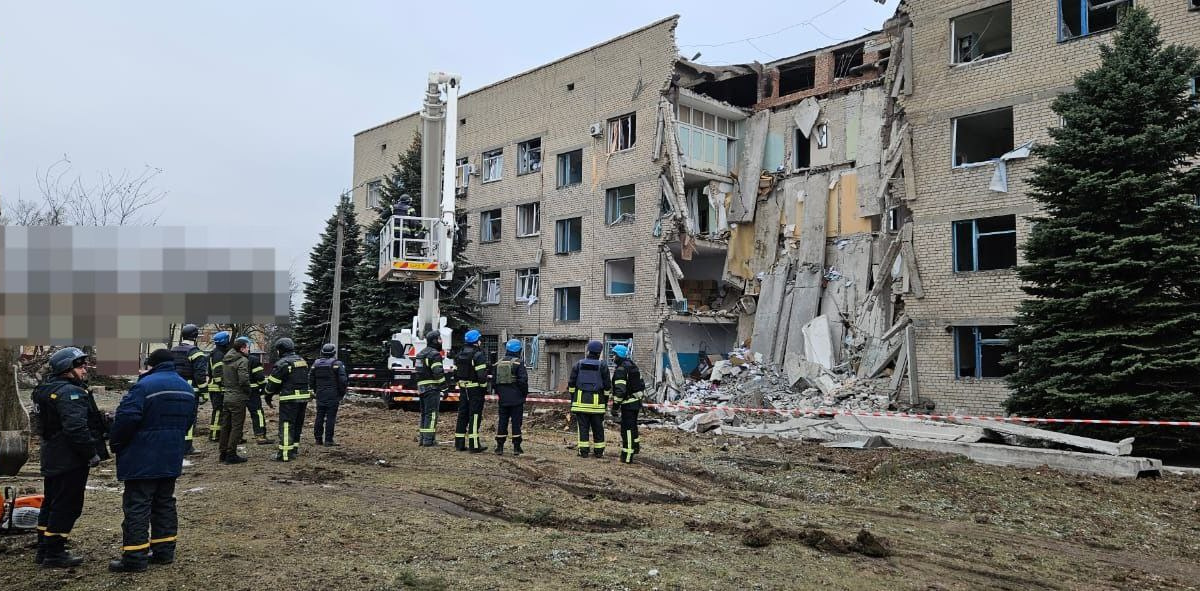 Росіяни обстріляли лікарню у Селидовому та шахту у Новогродівській громаді – загинули люди