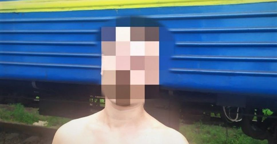 Мариуполец с ножом покусился на пассажирский ж/д-вагон