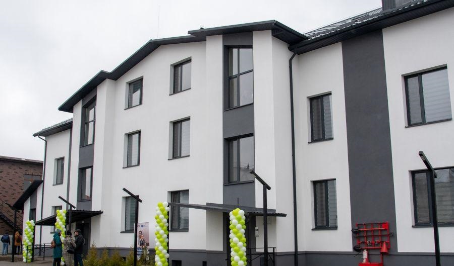 24 родини вимушених переселенців отримали ключі від нових мебльованих квартир у Ковелі