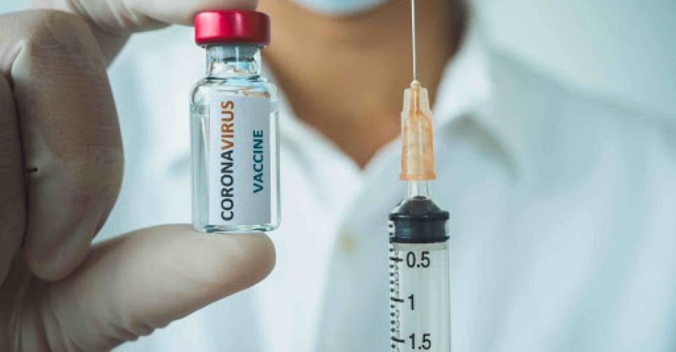 Сколько людей в мире нужно вакцинировать для победы над COVID-19 и что известно о первой успешной вакцине?