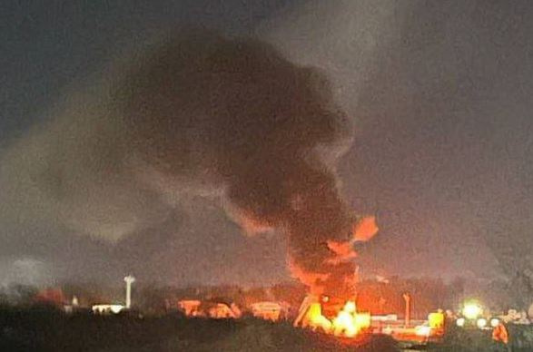 Вічний вогонь влаштували українські дрони на двох нафтобазах в Росії